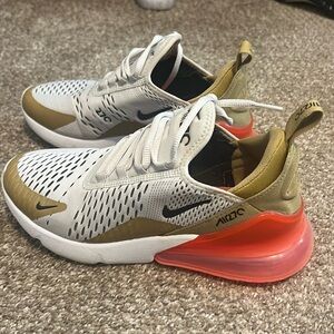 Nike Air Max 270
Flat Gold (Women's)